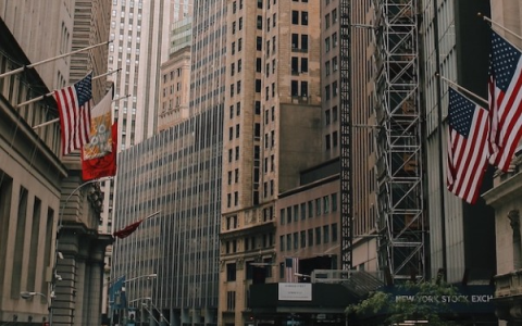 美国不同类型的机构如何看待加密货币？