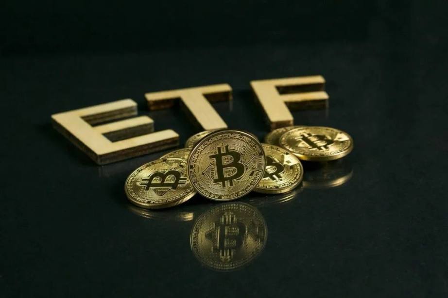 管理6万亿资产的嘉信理财有意加入BTC ETF竞争？