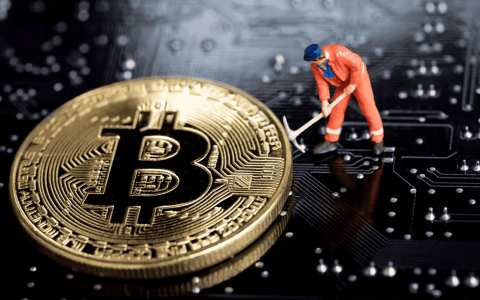 比特币矿企大调查：Marathon Digital 持仓 2 万枚 BTC 居冠，矿工投降死线在哪？